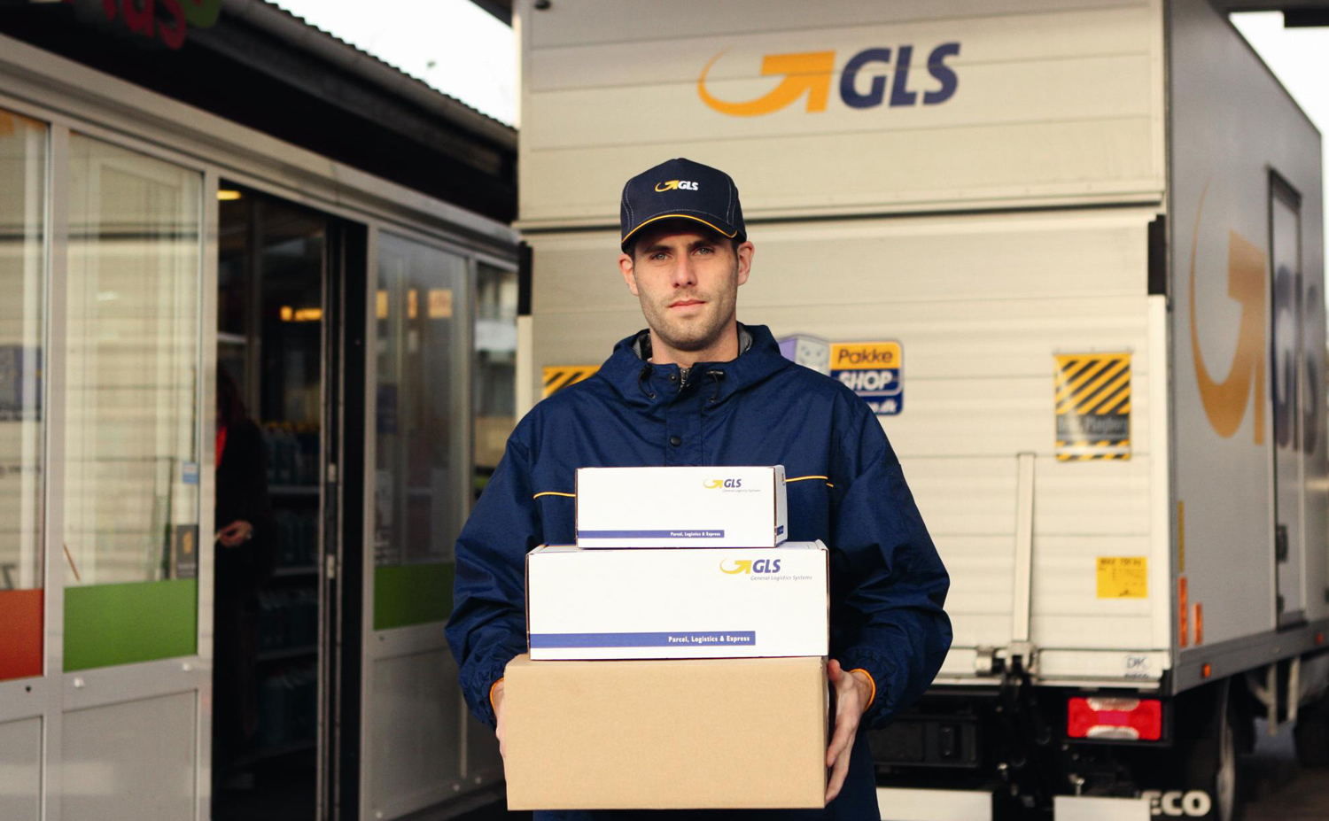 Переслав германия. GLS Курьерская служба. GLS почта. GLS tracking parcel. Бокс для курьера.